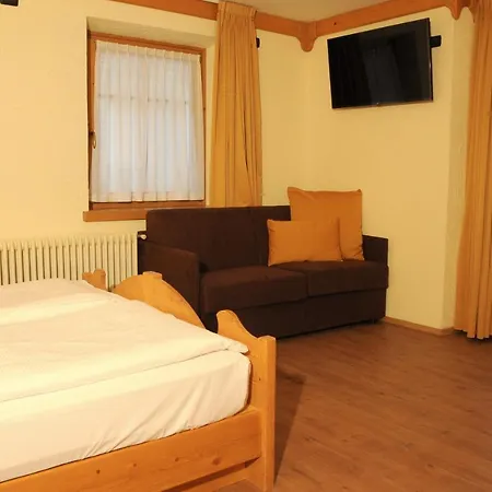 Hotel Helvetia Livigno Exterior foto
