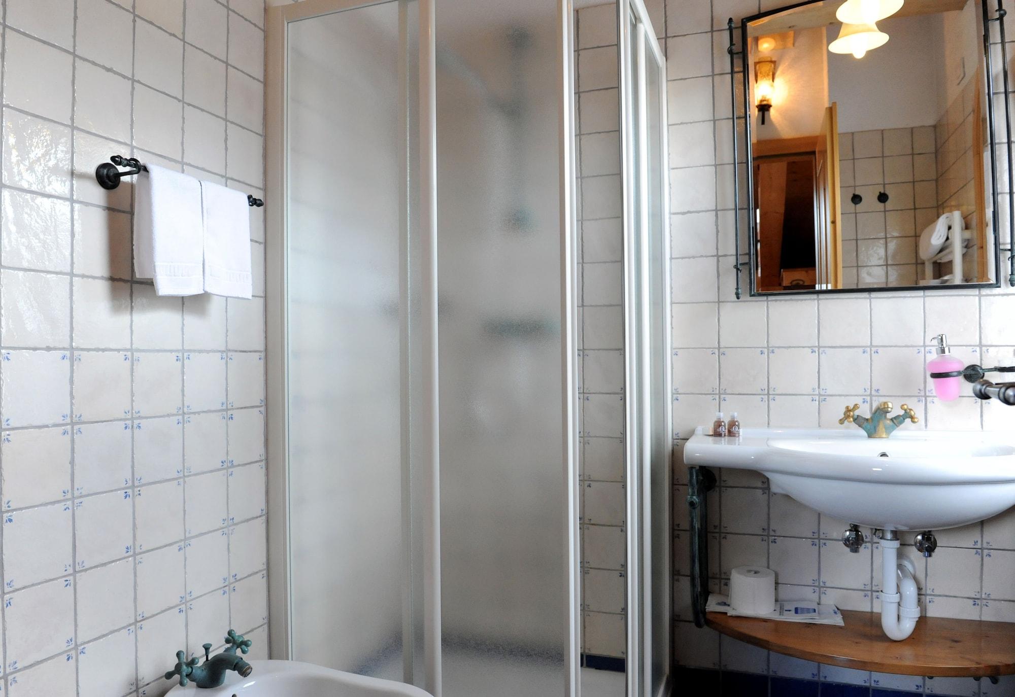 Helvetia Hotel 3*